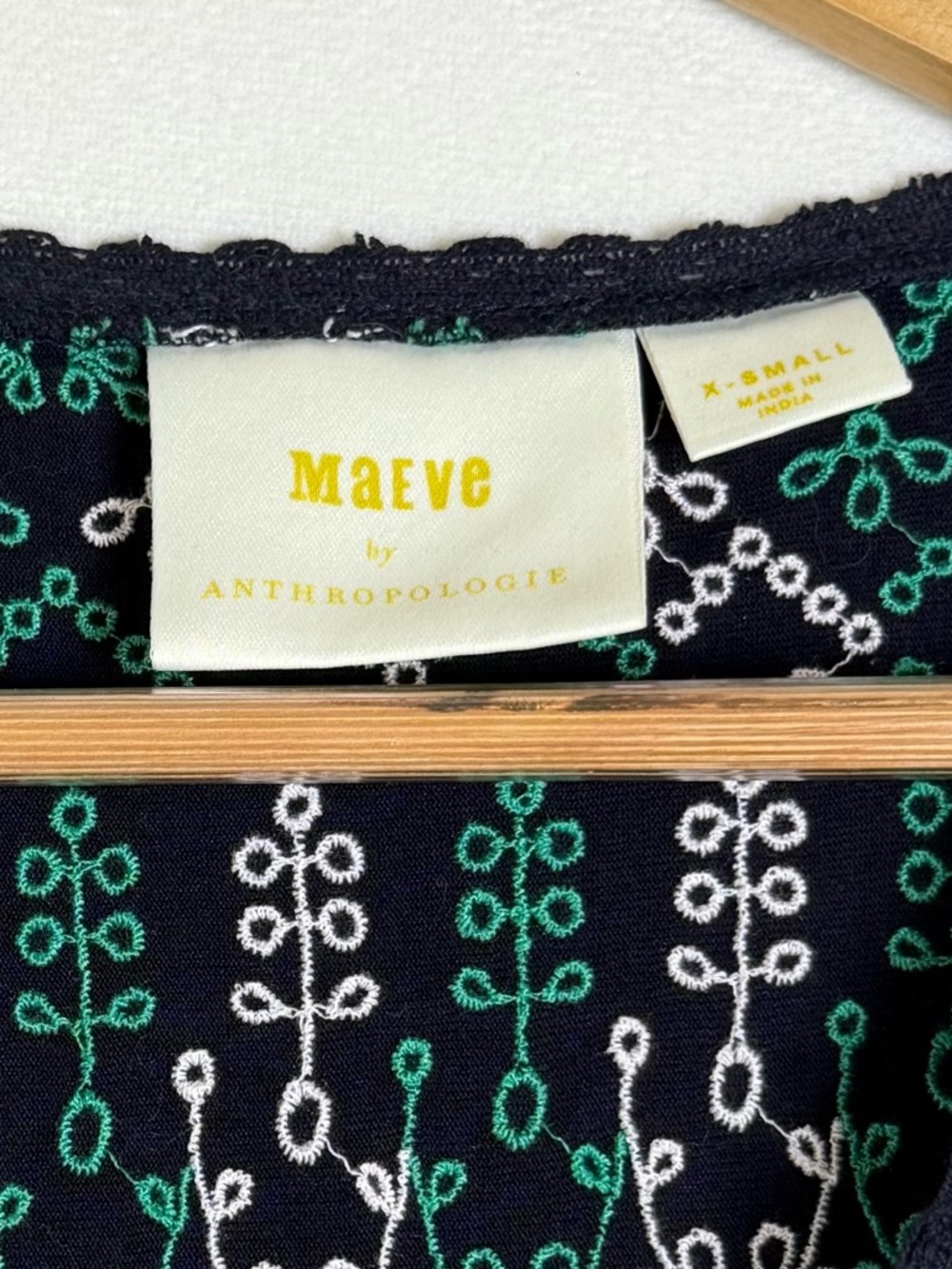 Maeve Anthropologie Women’s Embroidered Boho Peplum Top Navy Cottage Sz XS - Picture 7 of 7